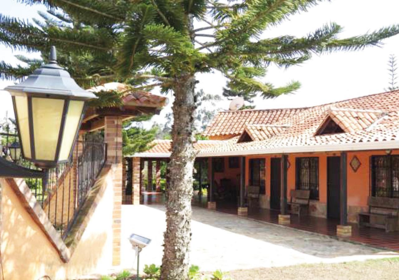 Hotel Cristo Rey Campestre Los Santos  Zewnętrze zdjęcie